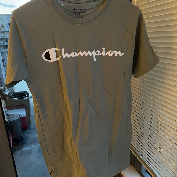 Bundle of 4 Champion tshirt - Picture 4 of 6